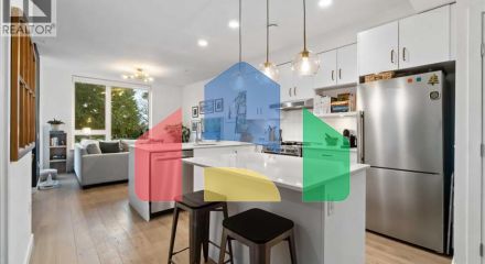 Residential - Single Family Home - North Vancouver, Canada - Canada