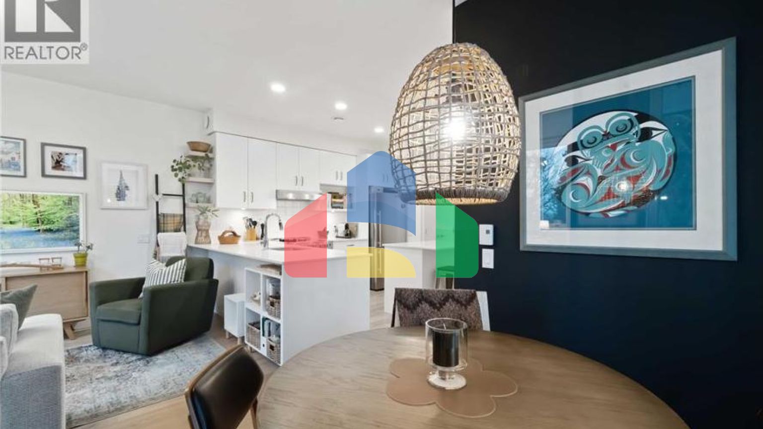 Residential - Single Family Home - North Vancouver, Canada - Canada