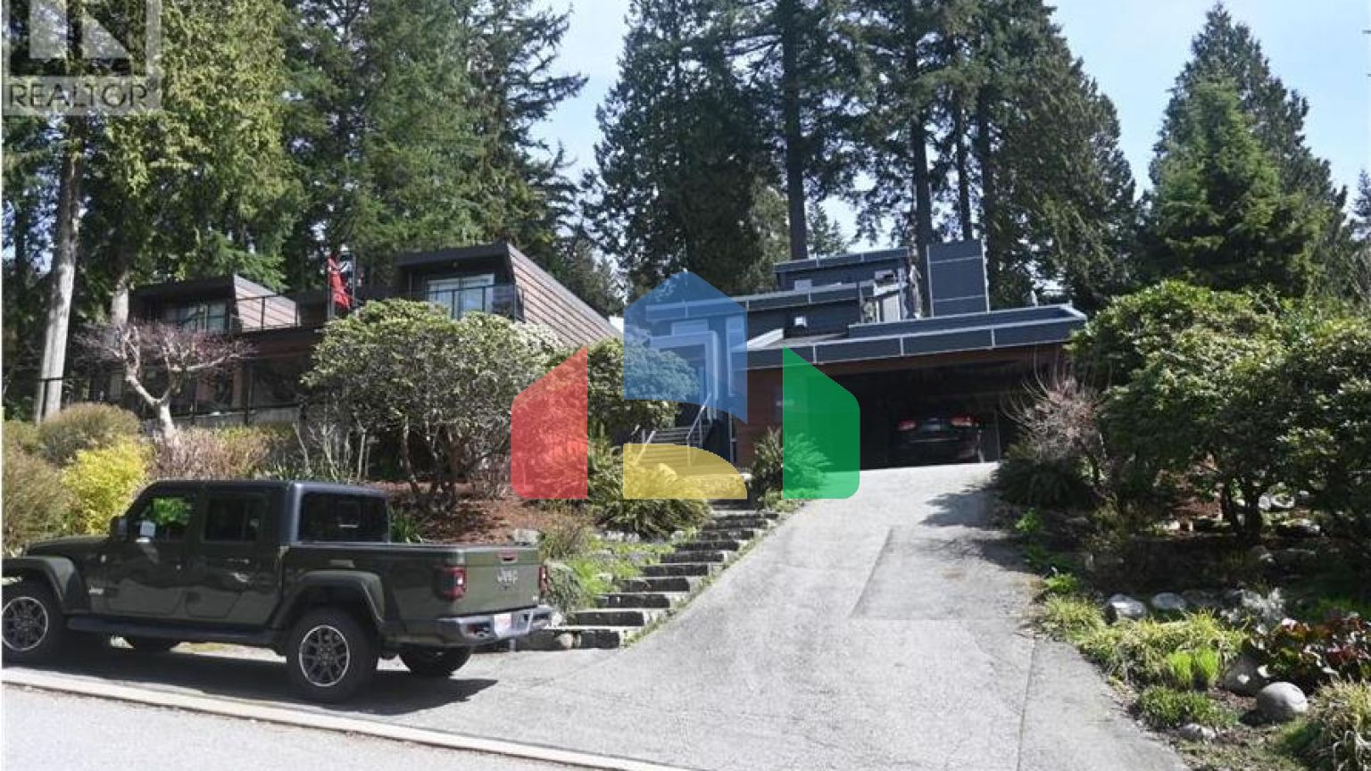 Residential - Single Family Home - North Vancouver, Canada - Canada