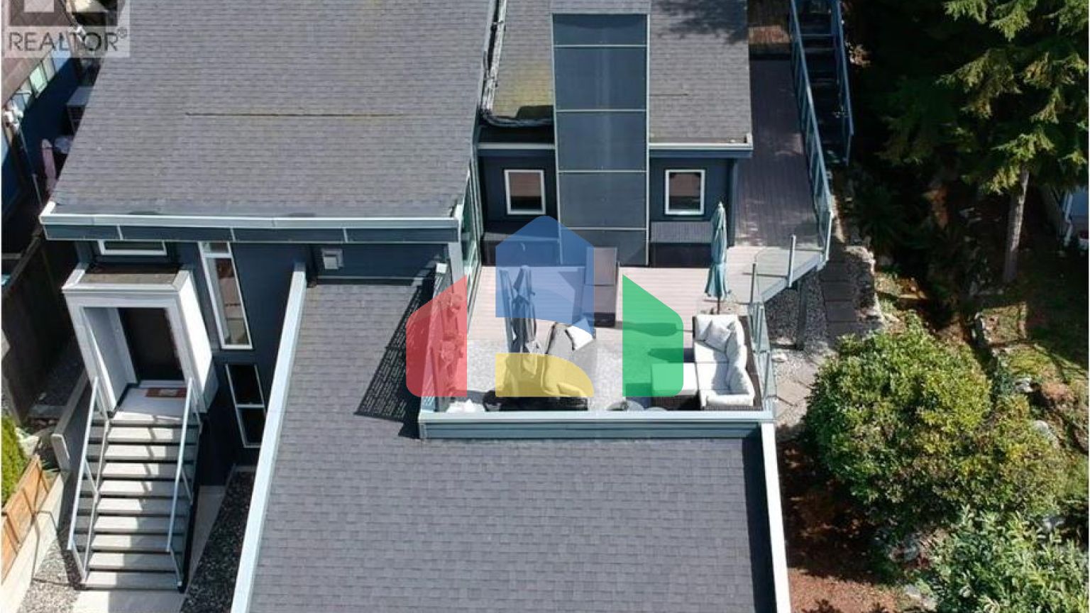 Residential - Single Family Home - North Vancouver, Canada - Canada