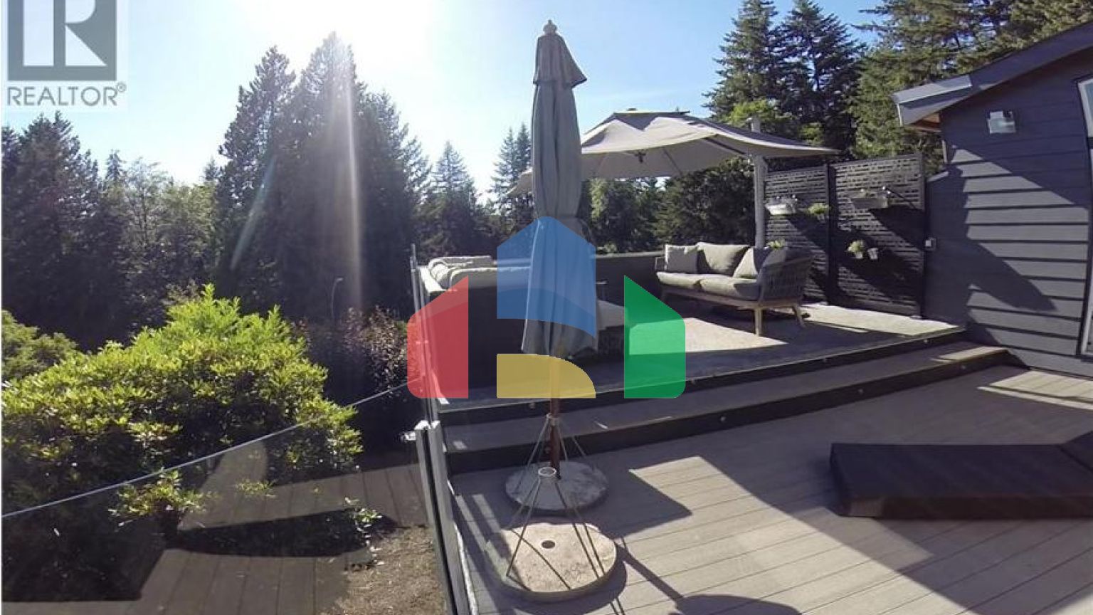 Residential - Single Family Home - North Vancouver, Canada - Canada