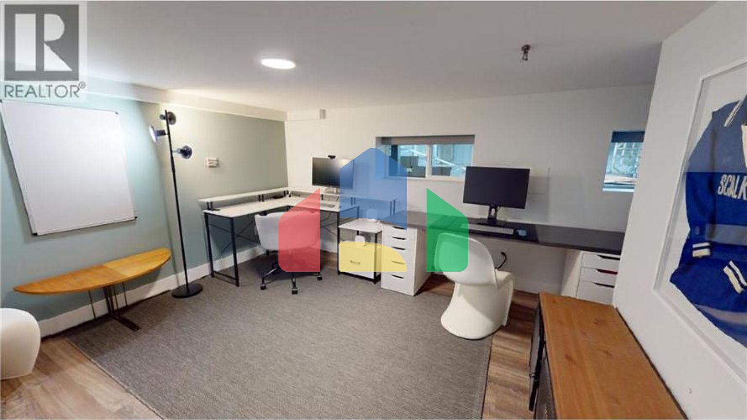 Residential - Single Family Home - North Vancouver, Canada - Canada