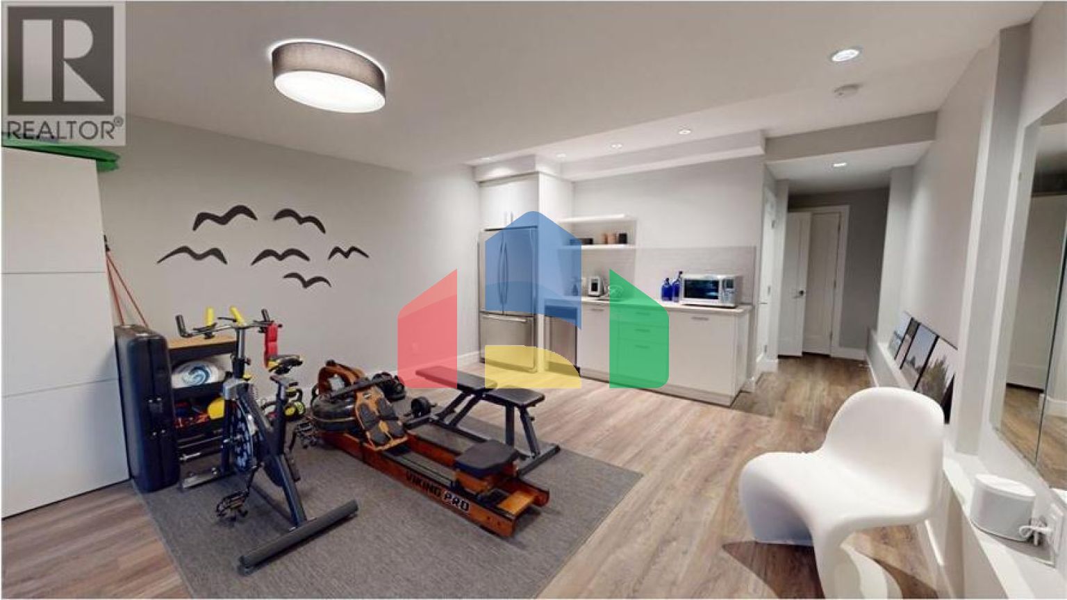 Residential - Single Family Home - North Vancouver, Canada - Canada