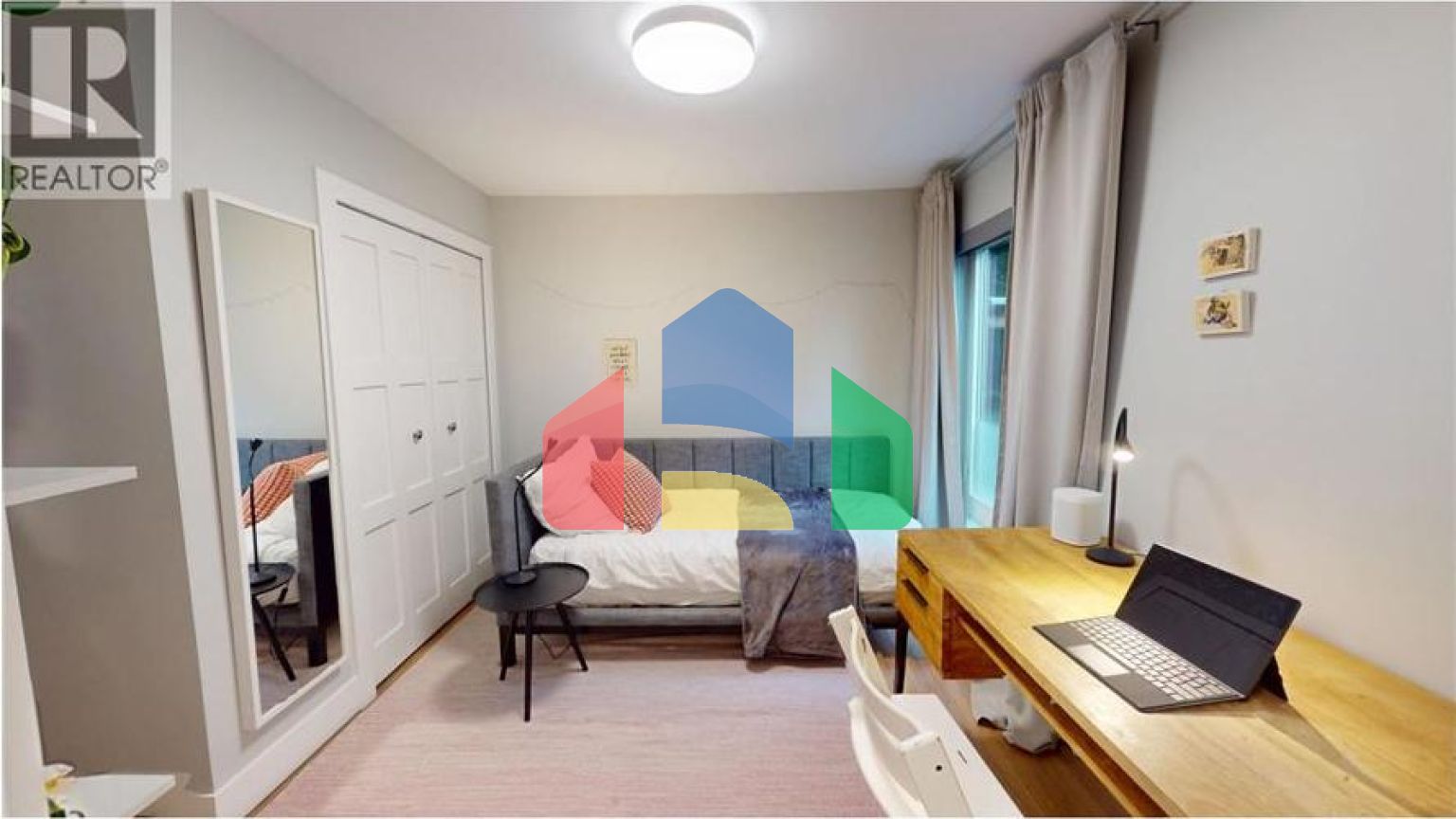 Residential - Single Family Home - North Vancouver, Canada - Canada