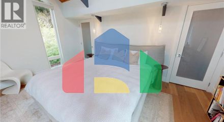 Residential - Single Family Home - North Vancouver, Canada - Canada