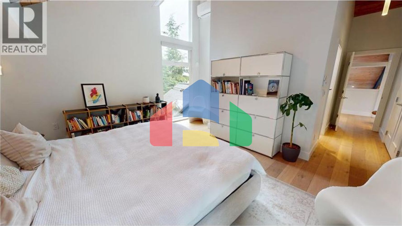 Residential - Single Family Home - North Vancouver, Canada - Canada