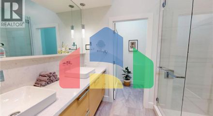 Residential - Single Family Home - North Vancouver, Canada - Canada