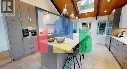 Residential - Single Family Home - North Vancouver, Canada - Canada