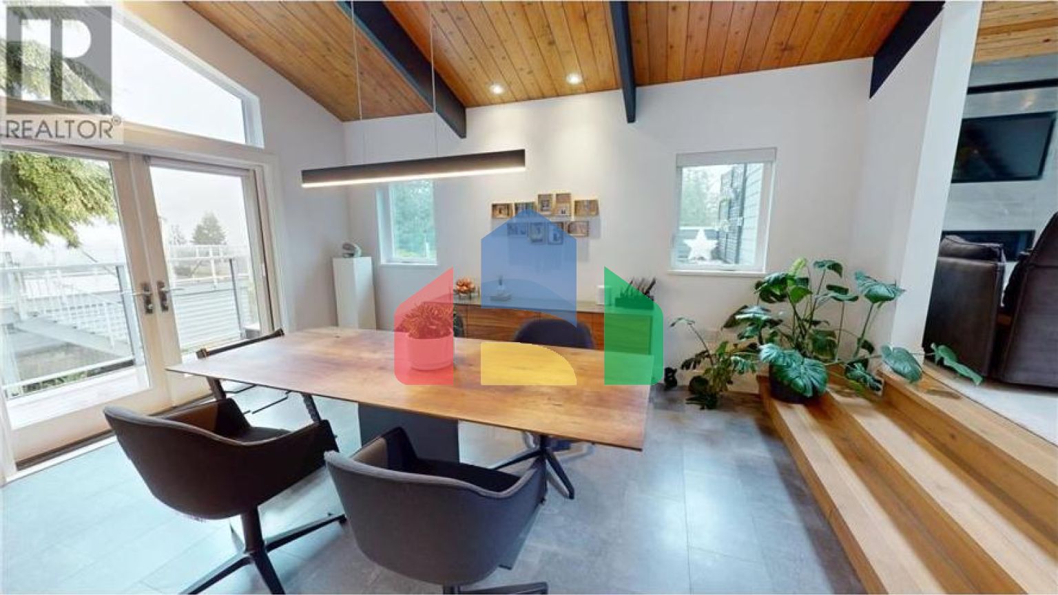 Residential - Single Family Home - North Vancouver, Canada - Canada