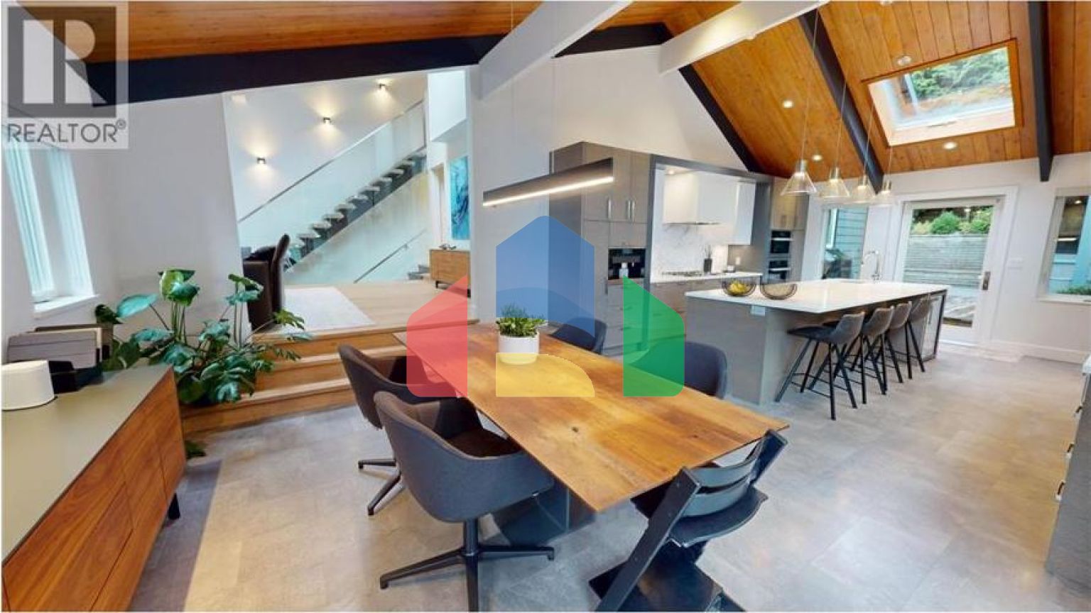 Residential - Single Family Home - North Vancouver, Canada - Canada