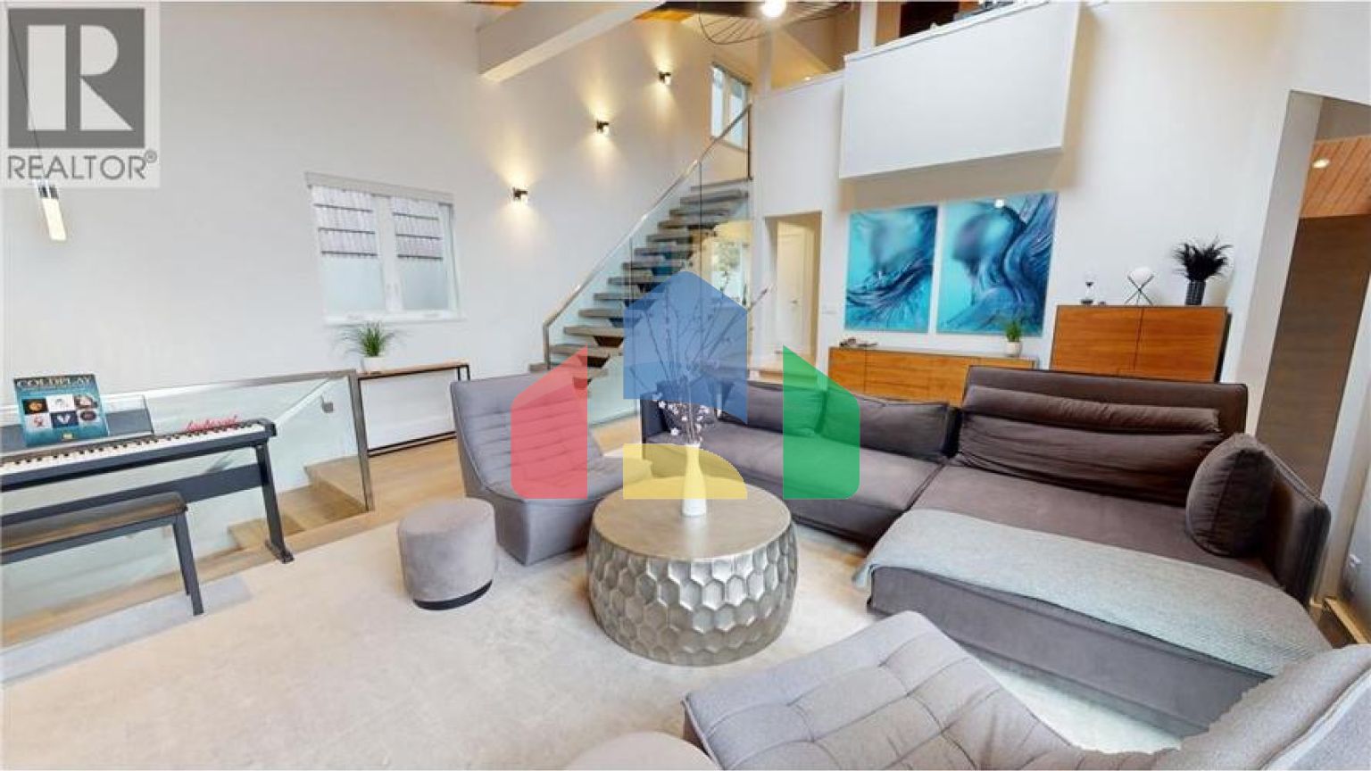 Residential - Single Family Home - North Vancouver, Canada - Canada