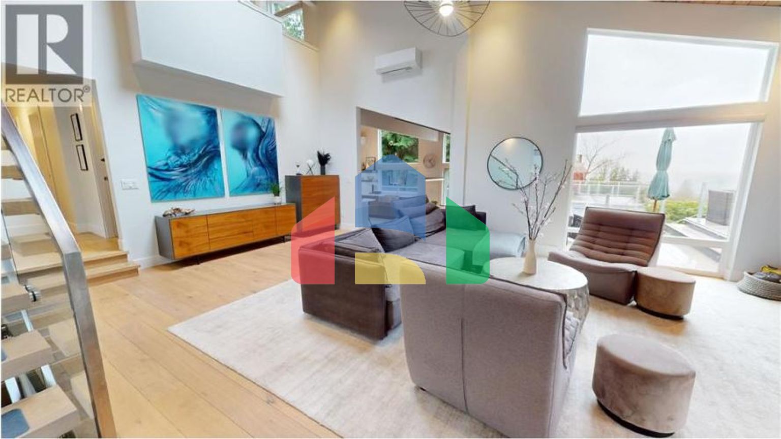 Residential - Single Family Home - North Vancouver, Canada - Canada