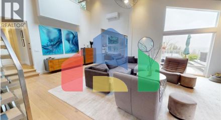 Residential - Single Family Home - North Vancouver, Canada - Canada