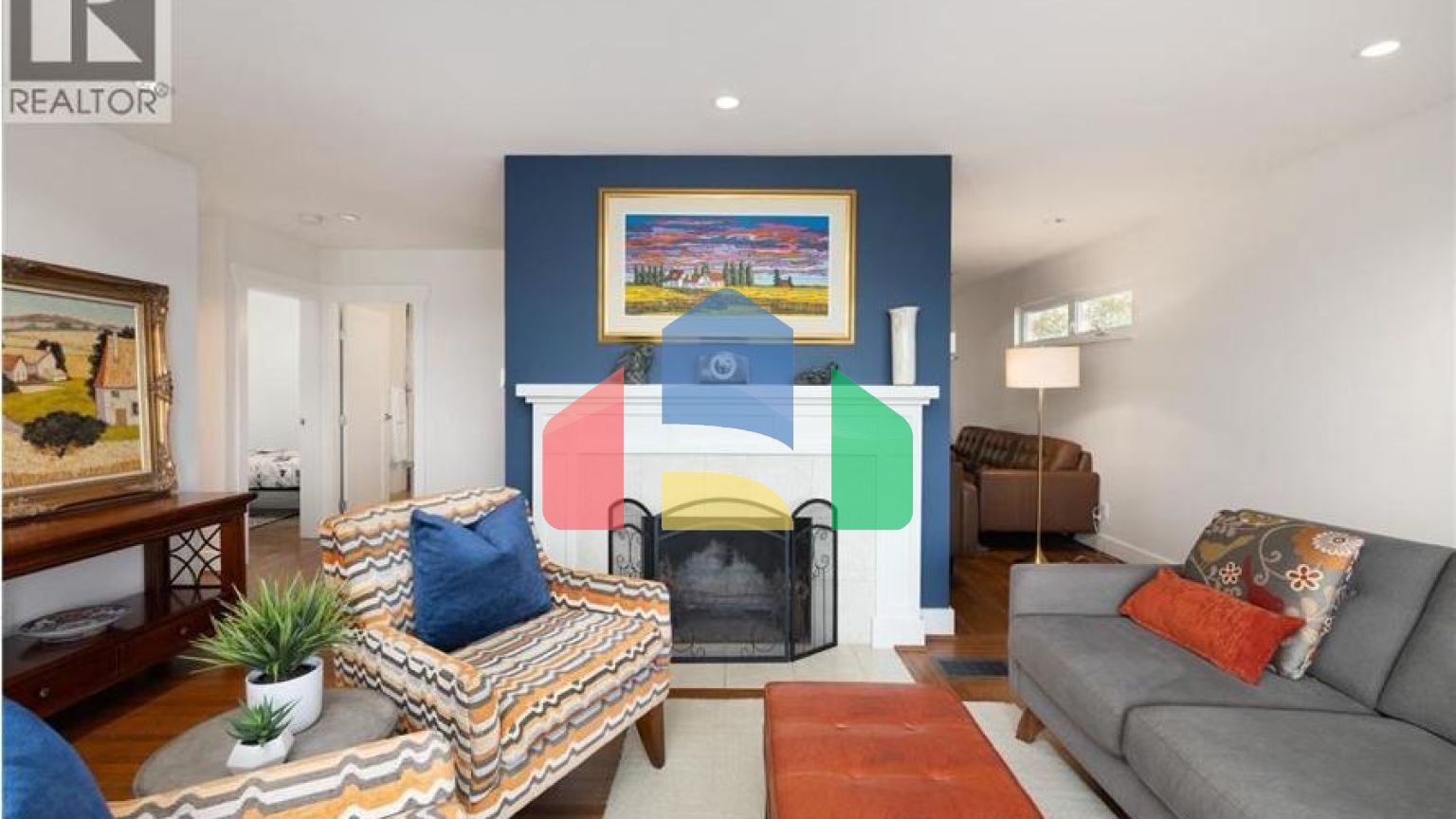 Residential - Single Family Home - North Vancouver, Canada - Canada