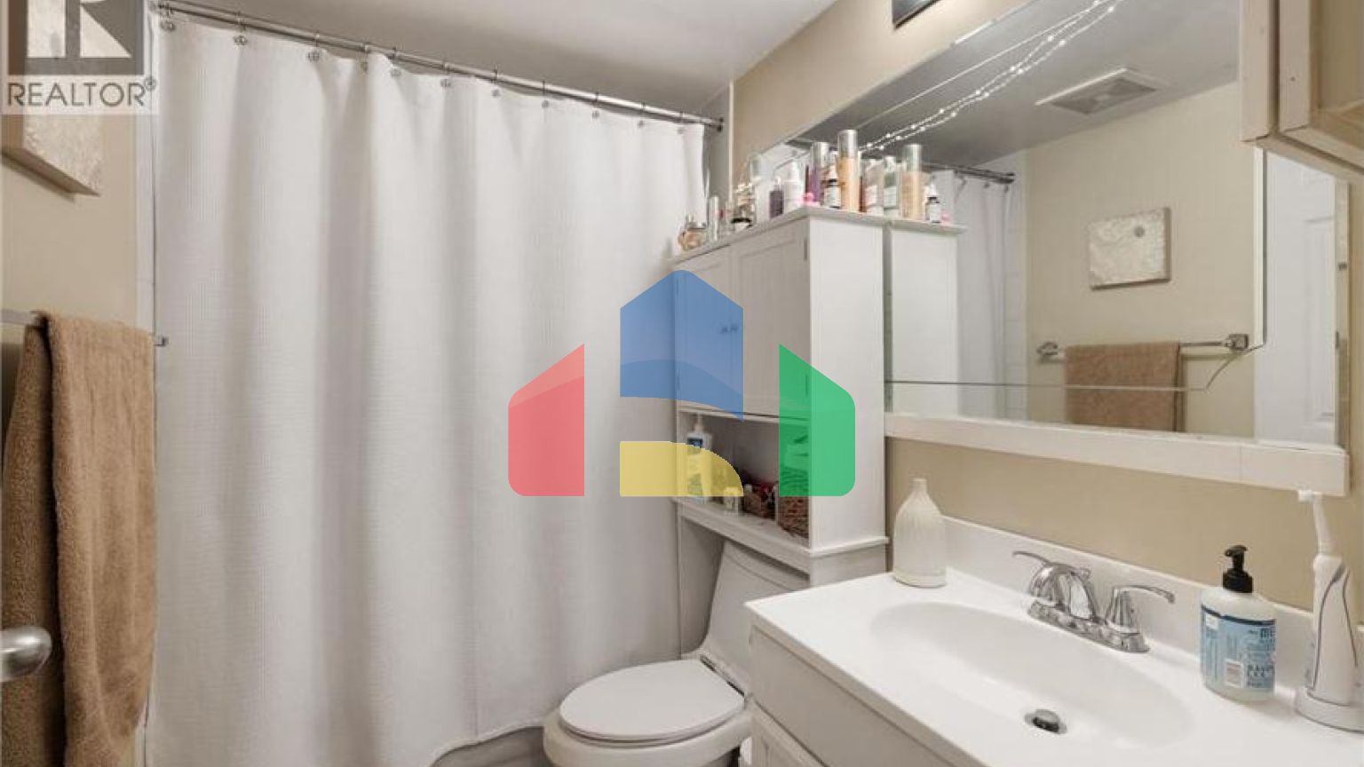 Residential - Single Family Home - North Vancouver, Canada - Canada