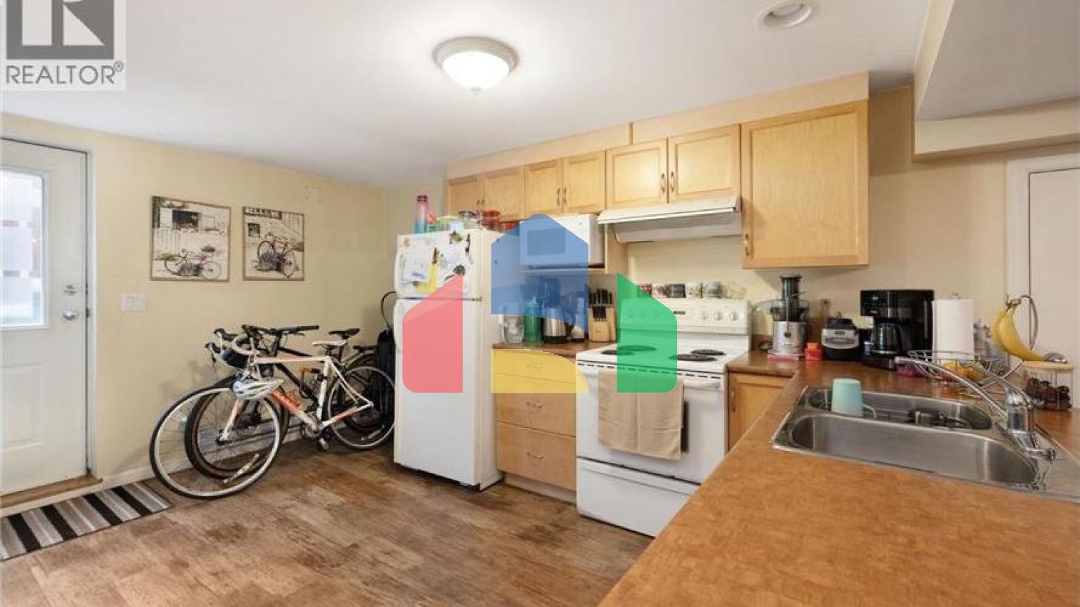 Residential - Single Family Home - North Vancouver, Canada - Canada