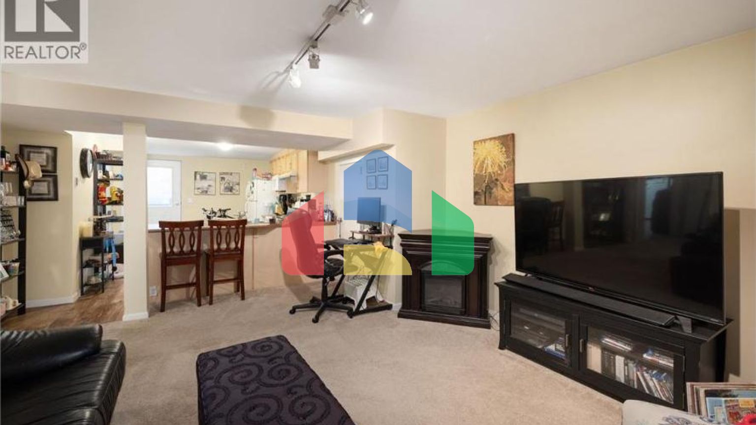 Residential - Single Family Home - North Vancouver, Canada - Canada