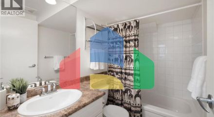 Residential - Single Family Home - North Vancouver, Canada - Canada