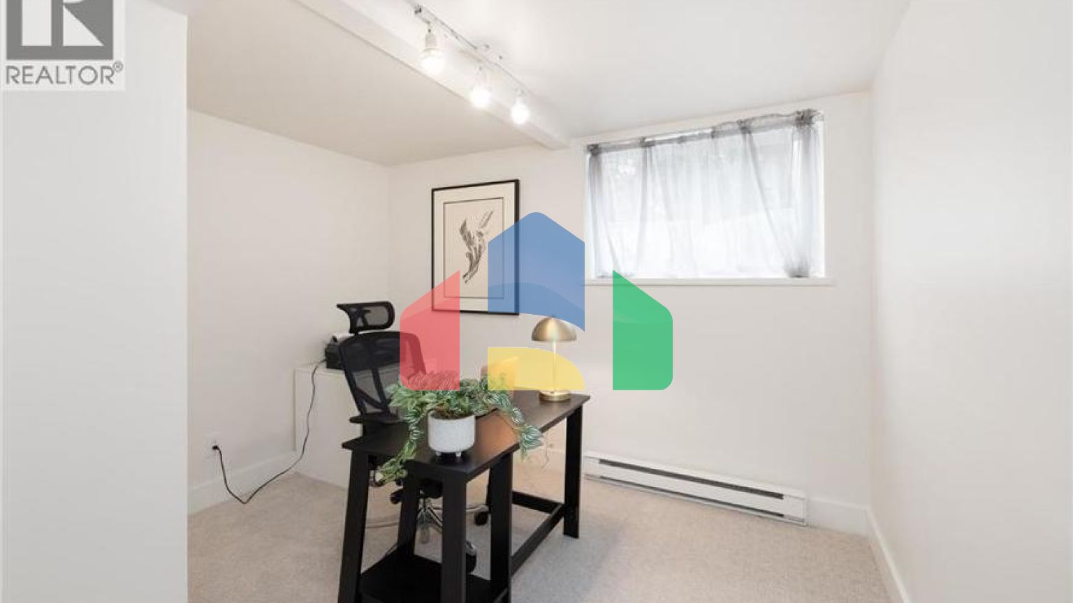 Residential - Single Family Home - North Vancouver, Canada - Canada