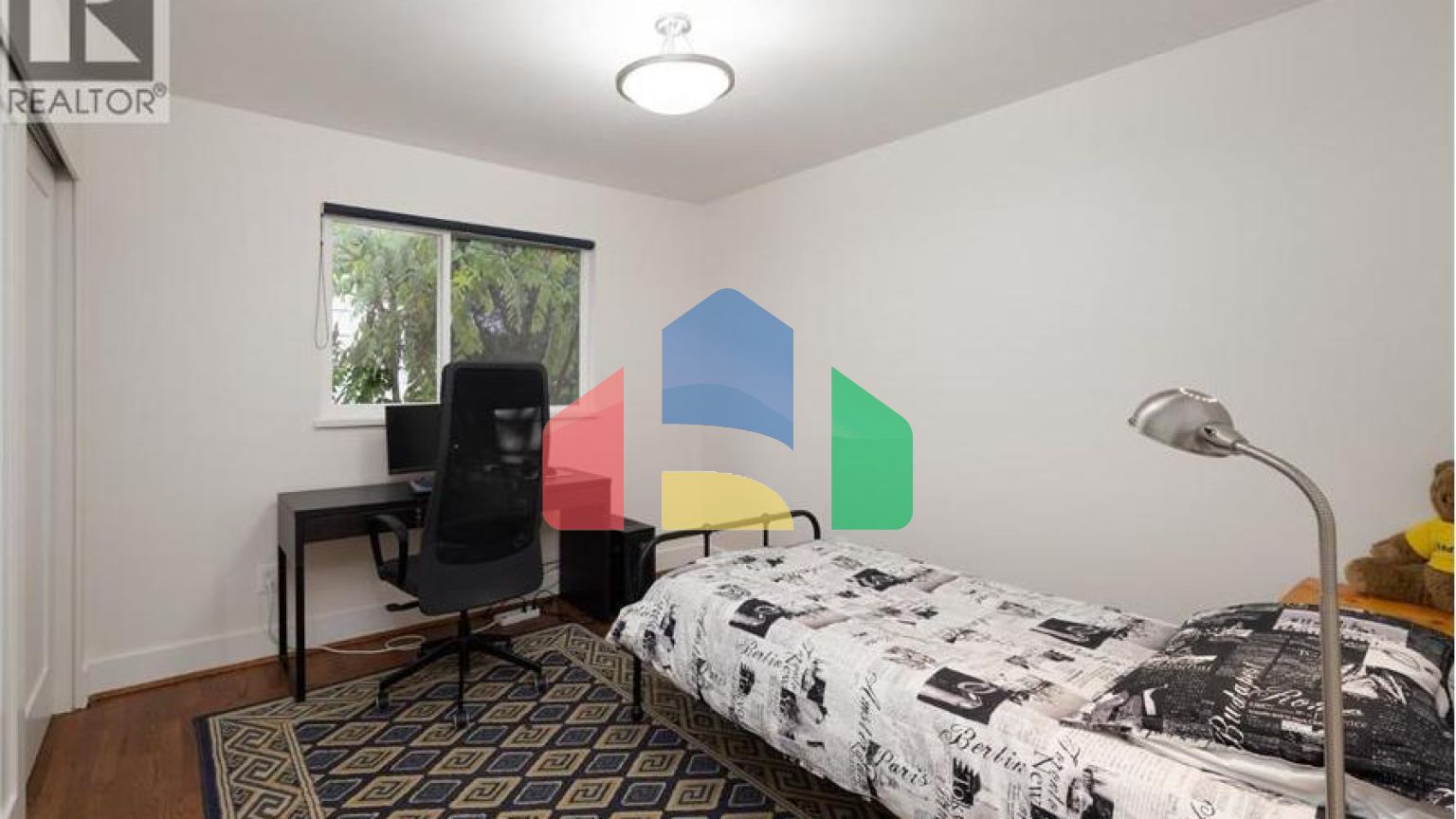 Residential - Single Family Home - North Vancouver, Canada - Canada