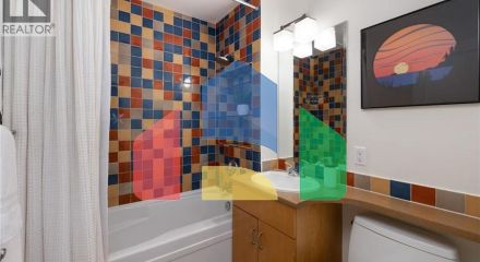 Residential - Single Family Home - North Vancouver, Canada - Canada