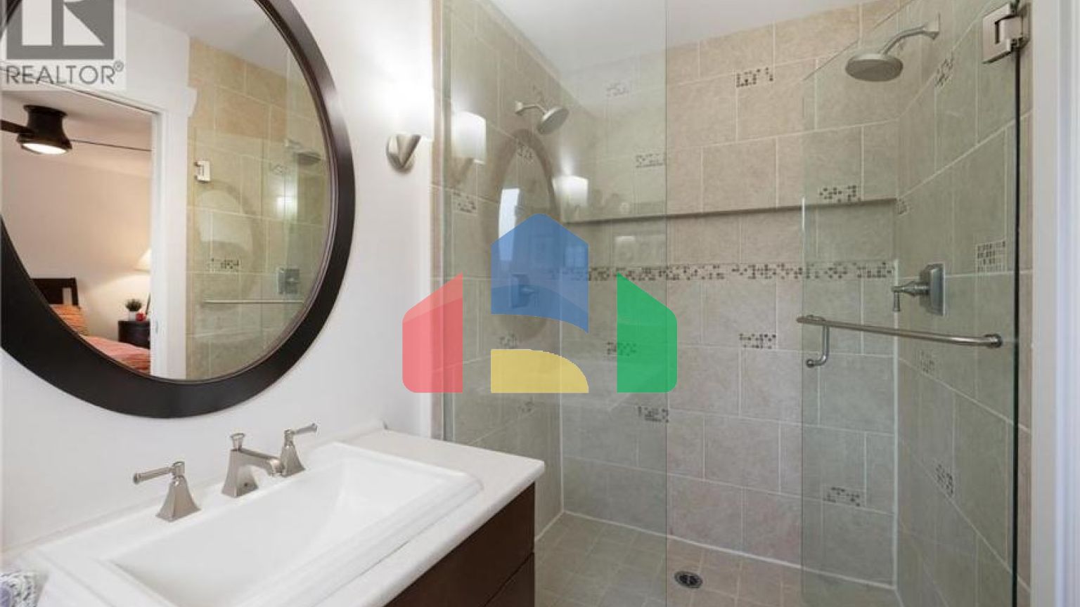 Residential - Single Family Home - North Vancouver, Canada - Canada