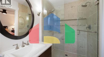 Residential - Single Family Home - North Vancouver, Canada - Canada