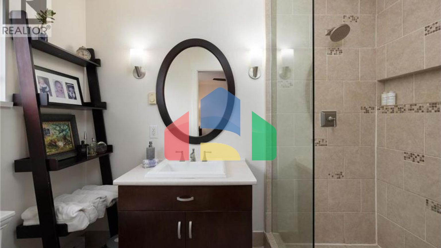 Residential - Single Family Home - North Vancouver, Canada - Canada