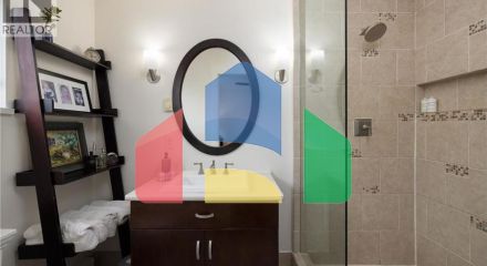 Residential - Single Family Home - North Vancouver, Canada - Canada