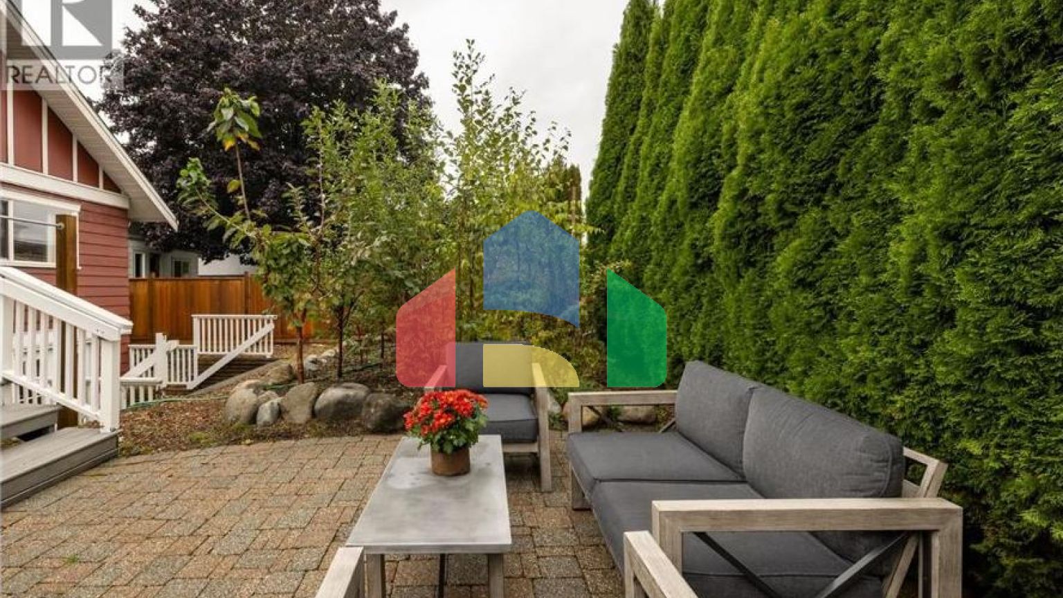 Residential - Single Family Home - North Vancouver, Canada - Canada