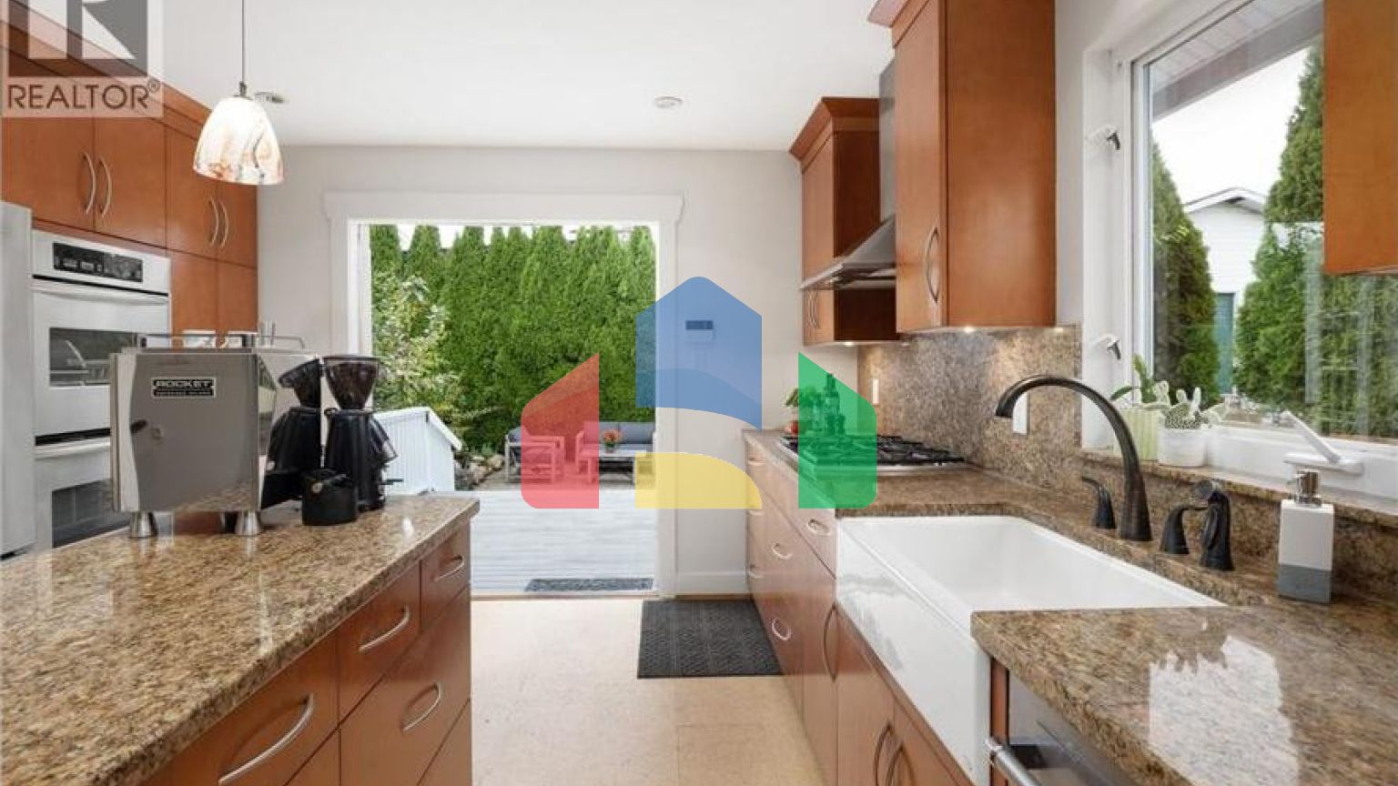 Residential - Single Family Home - North Vancouver, Canada - Canada