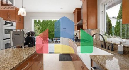 Residential - Single Family Home - North Vancouver, Canada - Canada