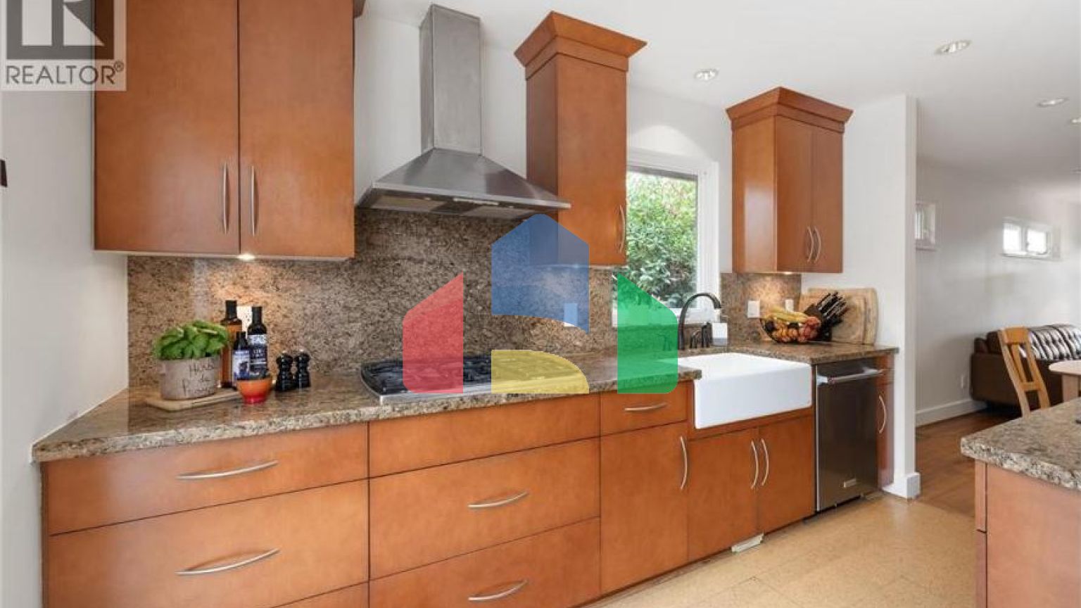 Residential - Single Family Home - North Vancouver, Canada - Canada