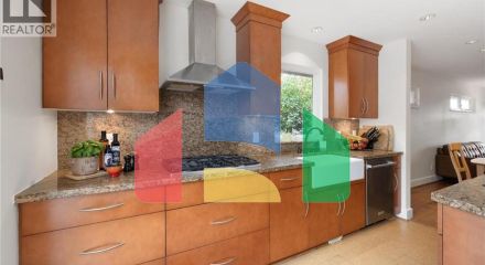 Residential - Single Family Home - North Vancouver, Canada - Canada