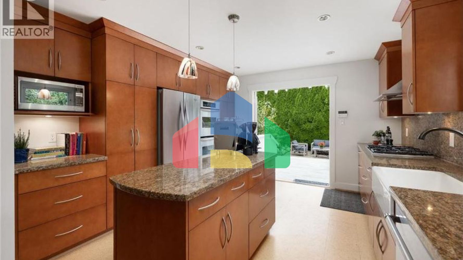 Residential - Single Family Home - North Vancouver, Canada - Canada