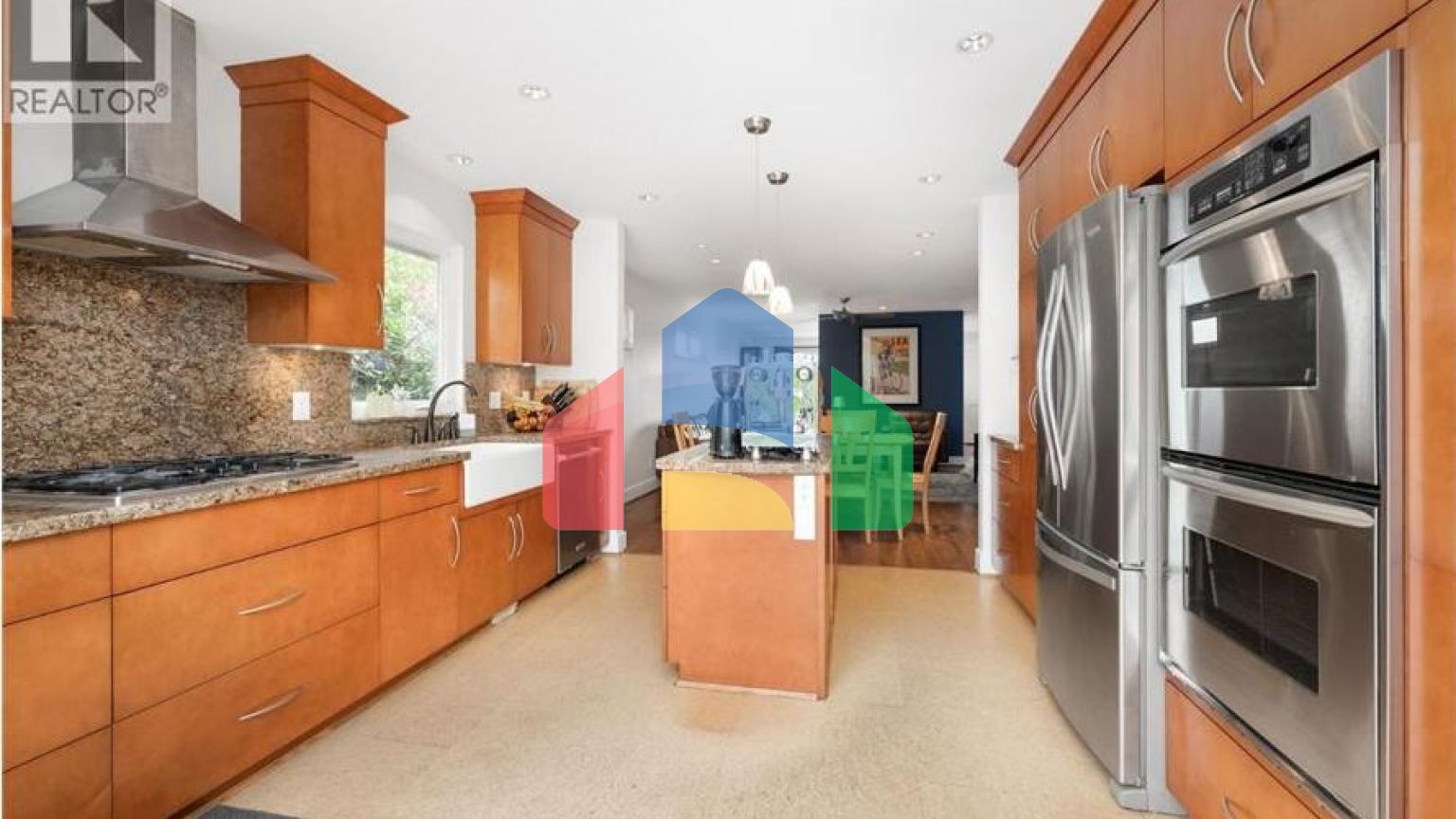 Residential - Single Family Home - North Vancouver, Canada - Canada