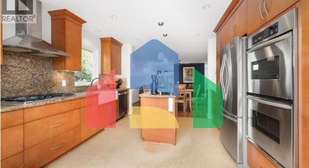 Residential - Single Family Home - North Vancouver, Canada - Canada