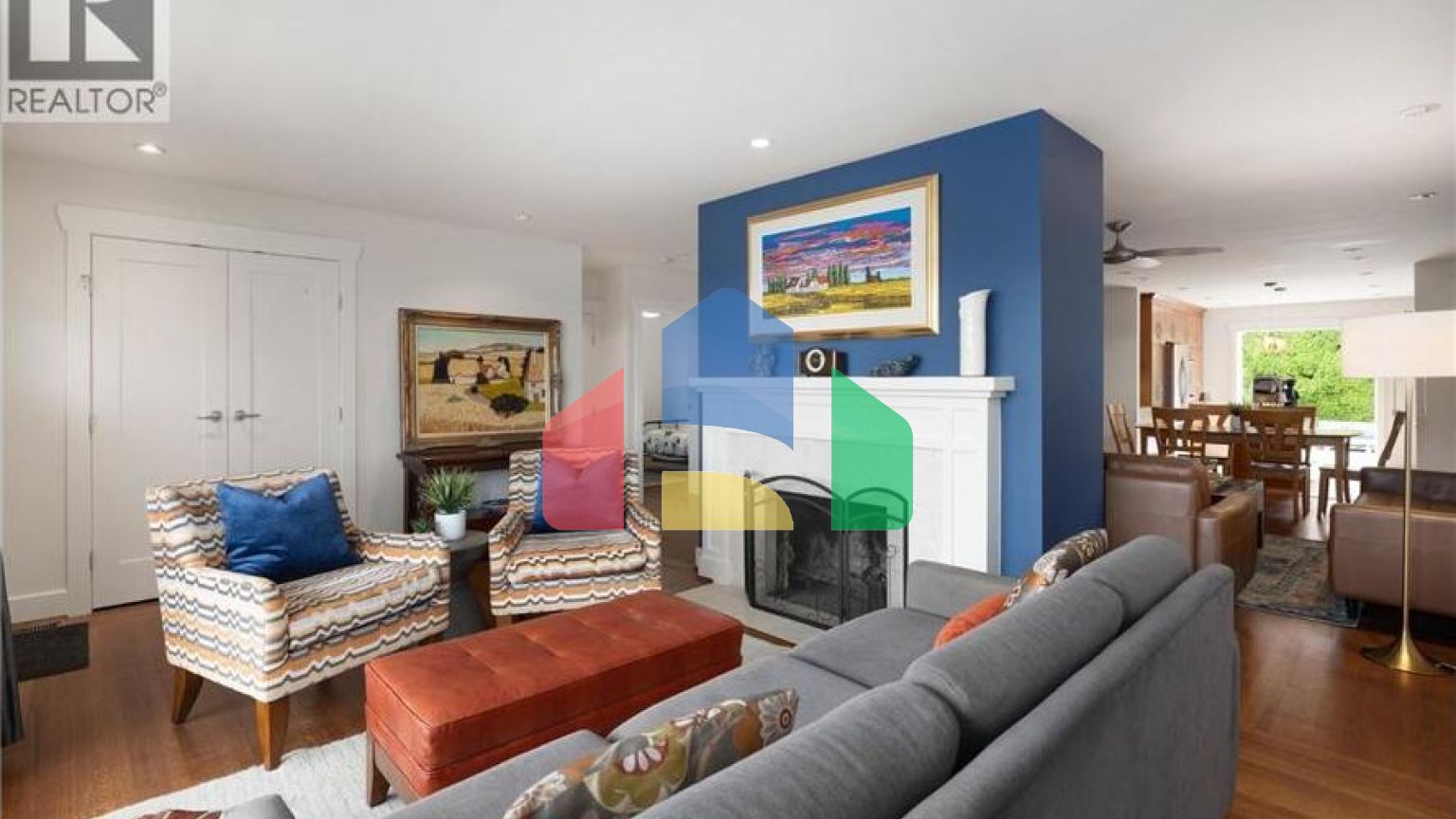 Residential - Single Family Home - North Vancouver, Canada - Canada