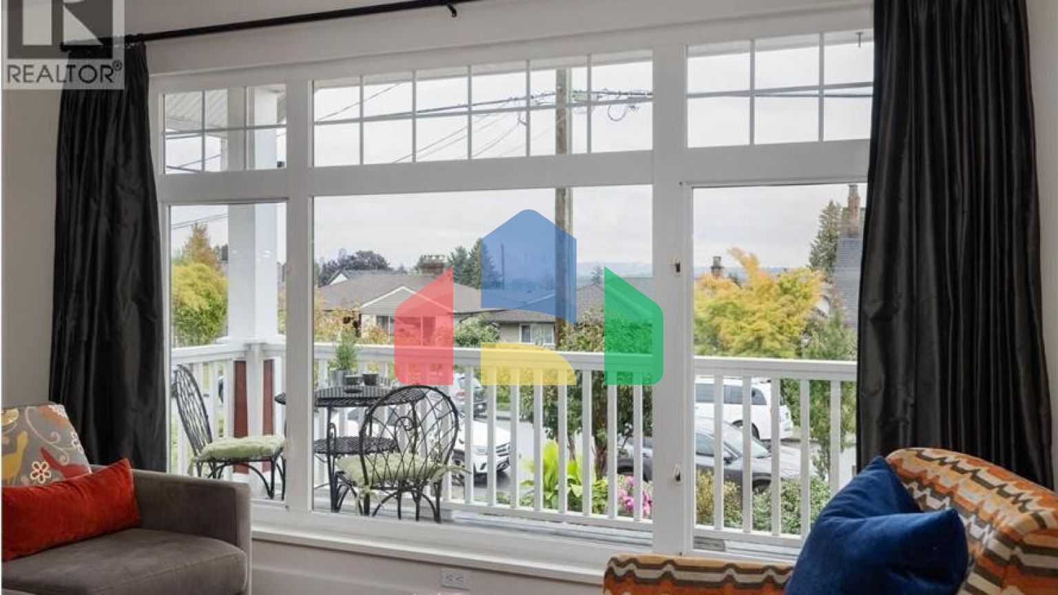 Residential - Single Family Home - North Vancouver, Canada - Canada