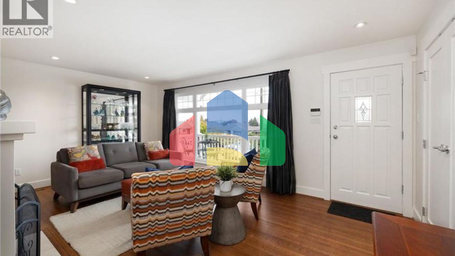 Residential - Single Family Home - North Vancouver, Canada - Canada