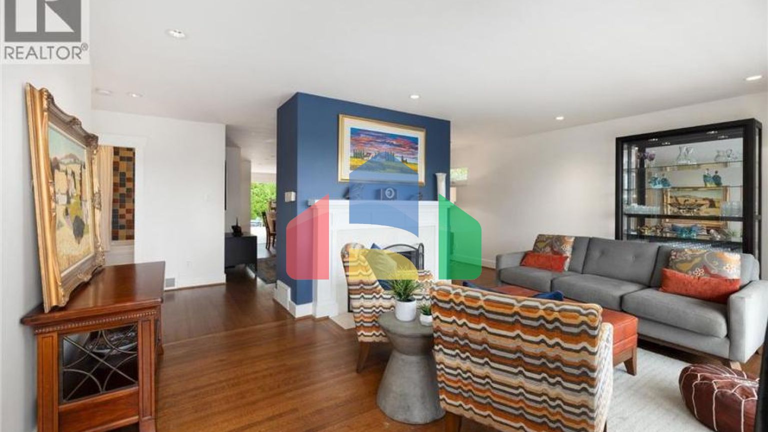 Residential - Single Family Home - North Vancouver, Canada - Canada