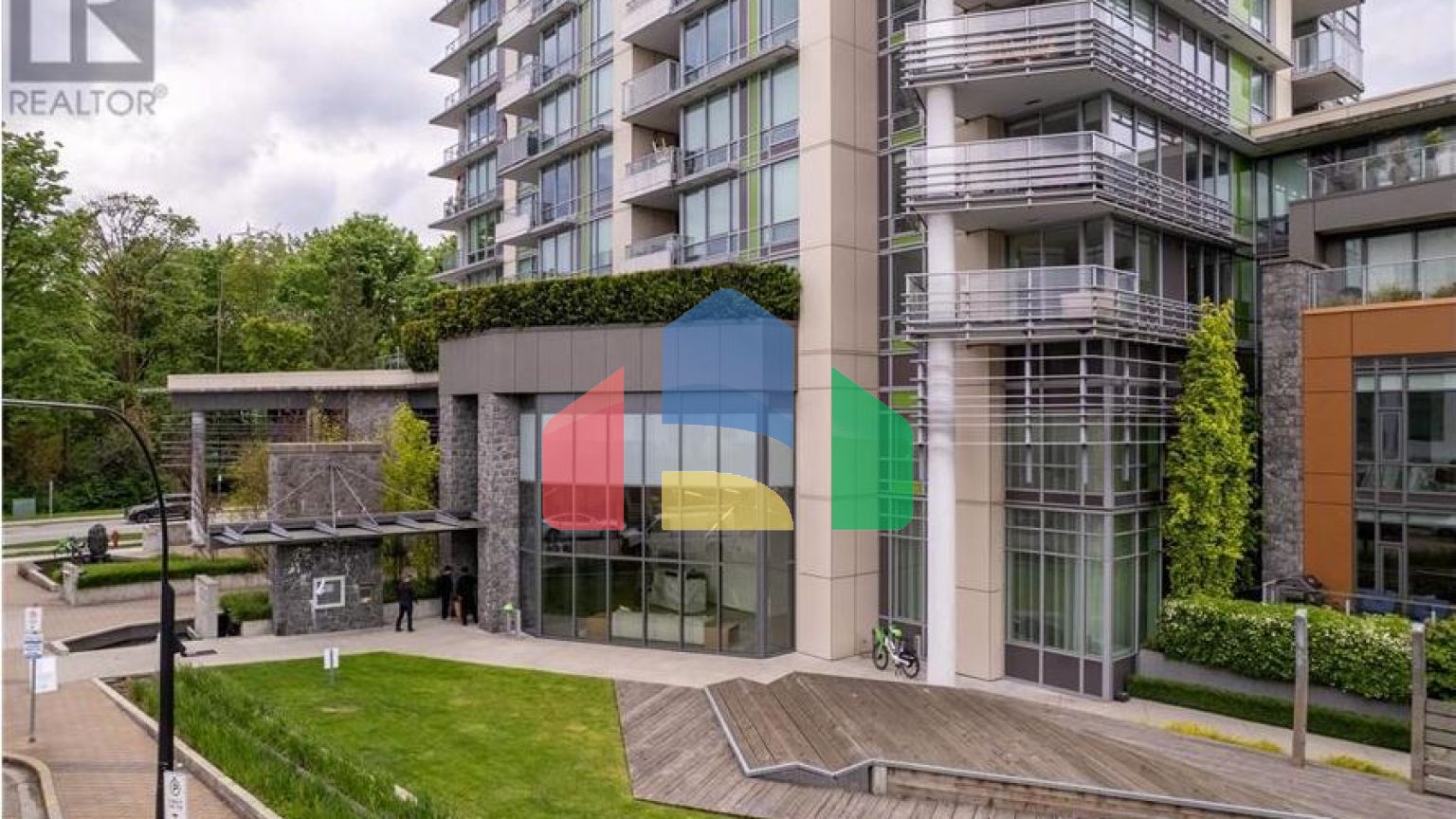 Residential - Condo/Apartment - North Vancouver, Canada - Canada