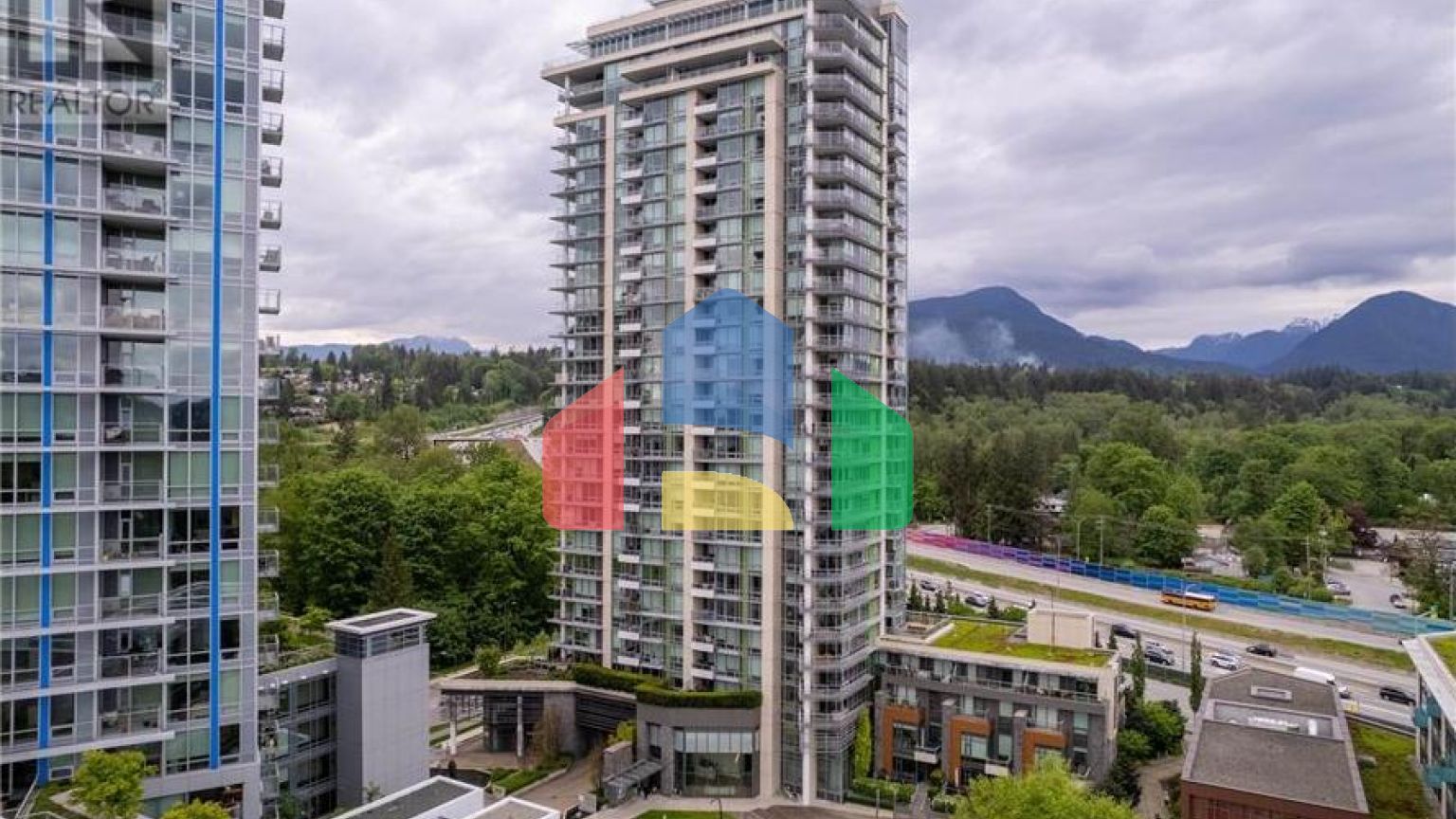 Residential - Condo/Apartment - North Vancouver, Canada - Canada