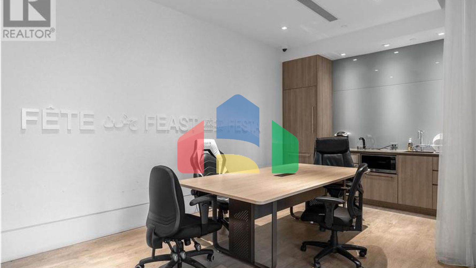 Residential - Condo/Apartment - North Vancouver, Canada - Canada