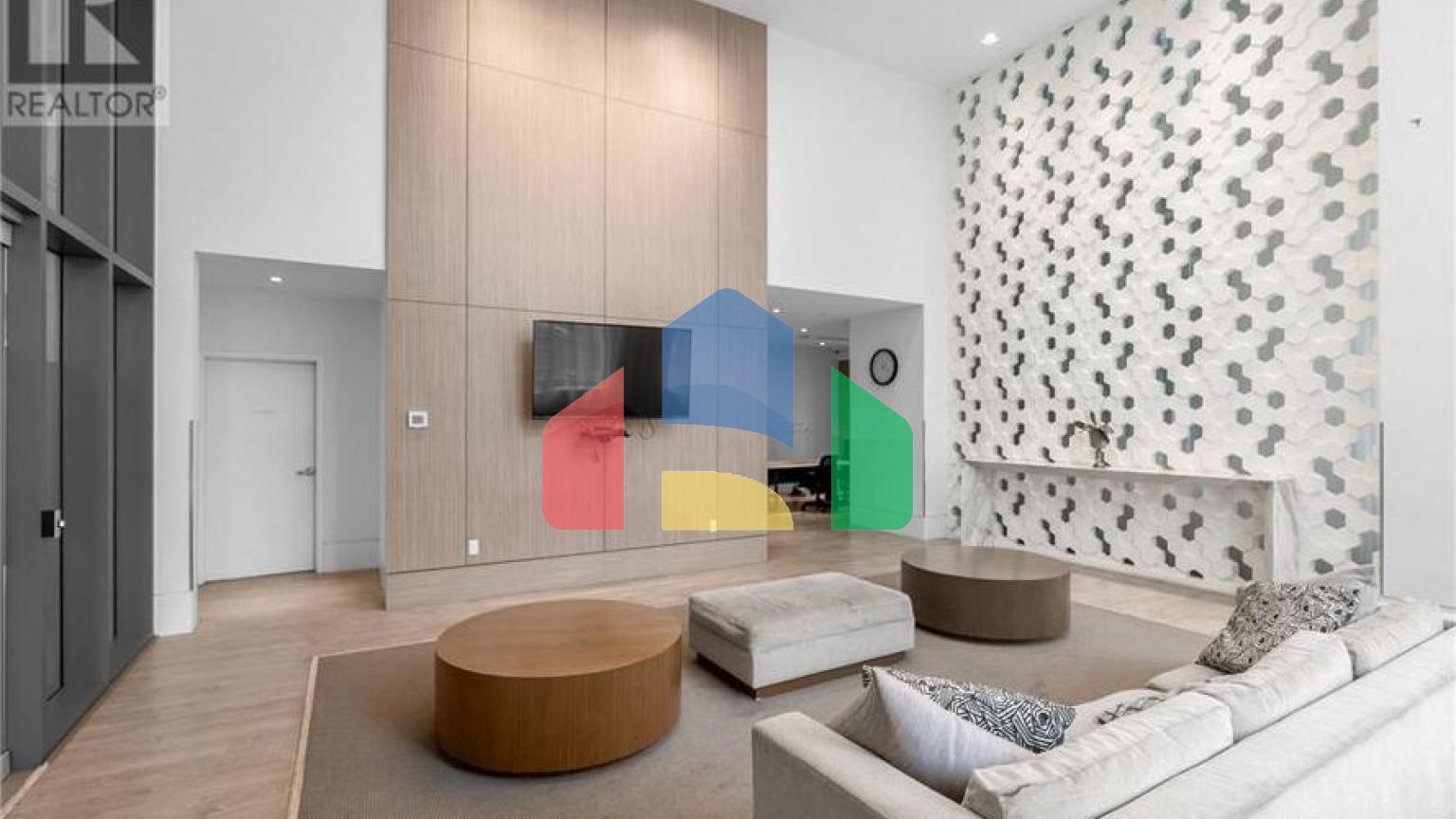 Residential - Condo/Apartment - North Vancouver, Canada - Canada