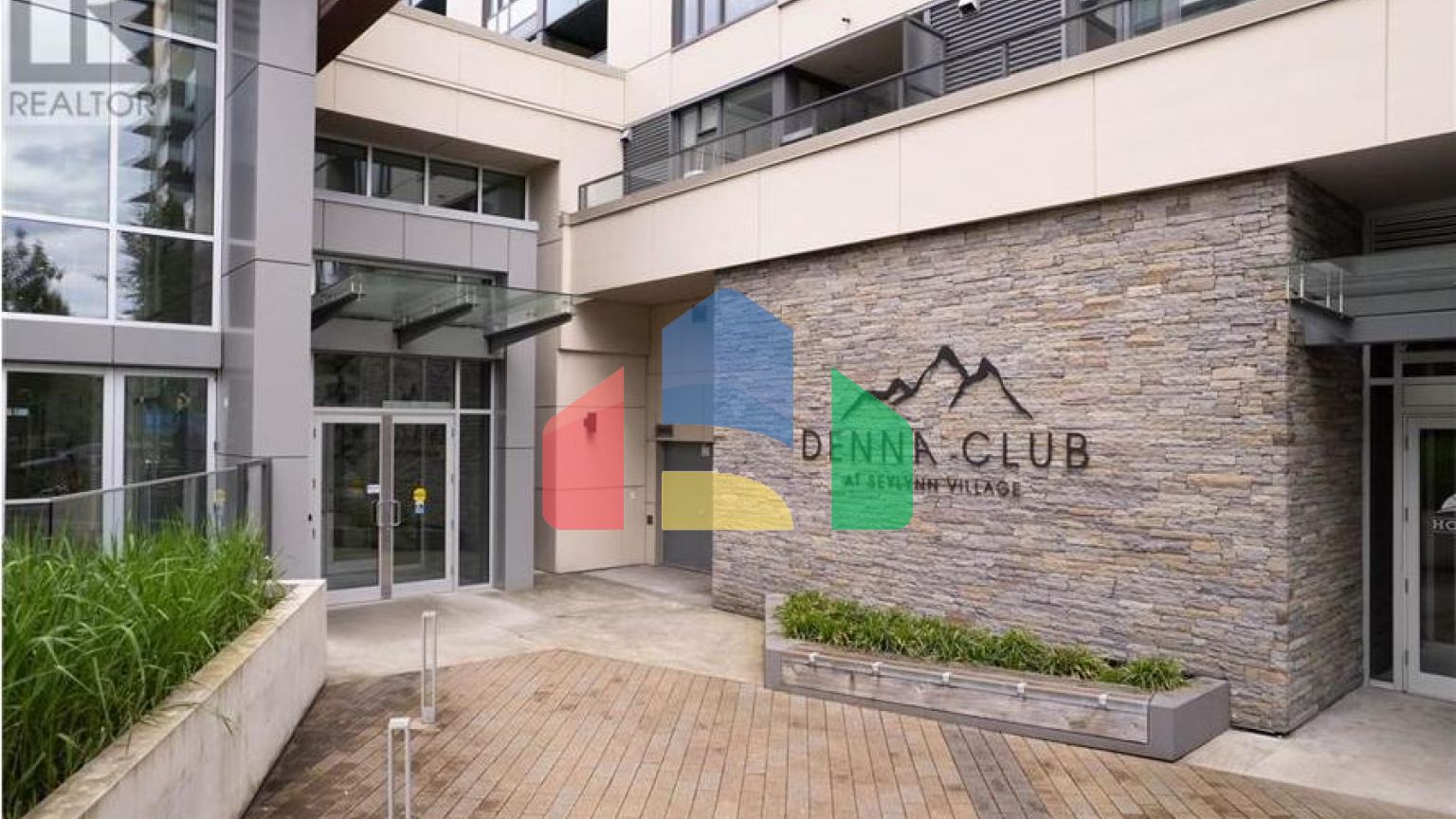 Residential - Condo/Apartment - North Vancouver, Canada - Canada