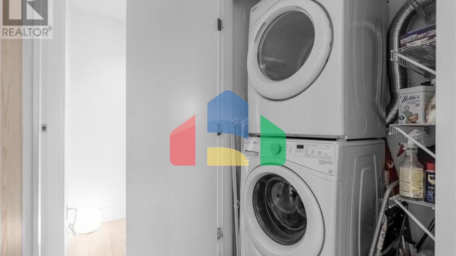 Residential - Condo/Apartment - North Vancouver, Canada - Canada