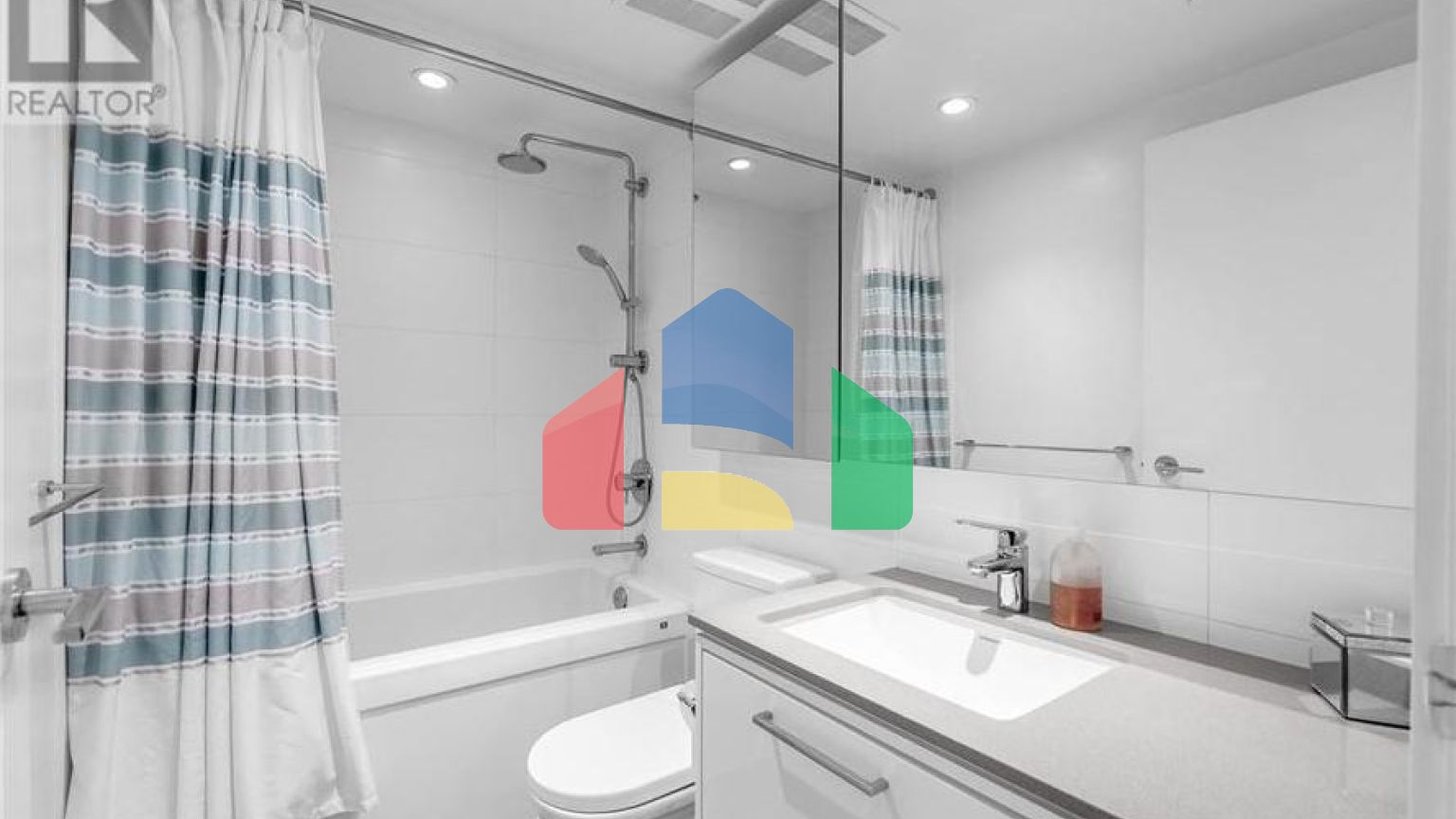 Residential - Condo/Apartment - North Vancouver, Canada - Canada