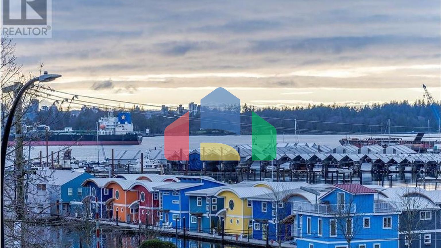 Residential - Condo/Apartment - North Vancouver, Canada - Canada