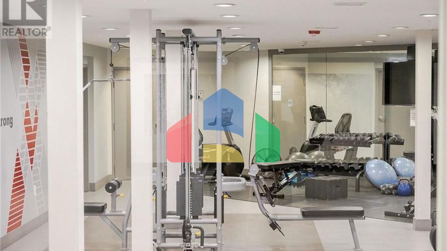 Residential - Condo/Apartment - North Vancouver, Canada - Canada